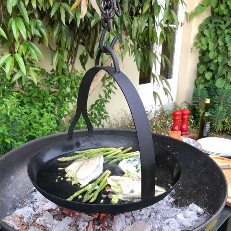 Firepits UK Flat Bottomed Hanging Skillet Pan British Steel