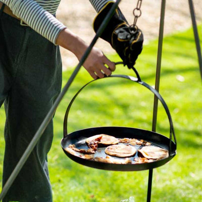 Firepits UK Flat Bottomed Hanging Skillet Pan British Steel